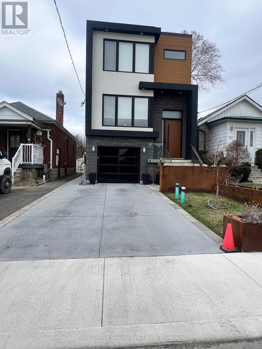53 CHAMBERLAIN AVENUE, Toronto, Ontario