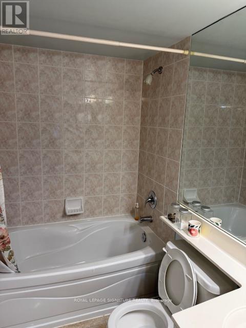 2624 - 3888 Duke Of York Boulevard, Mississauga, Ontario  L5B 4P5 - Photo 19 - W12415105