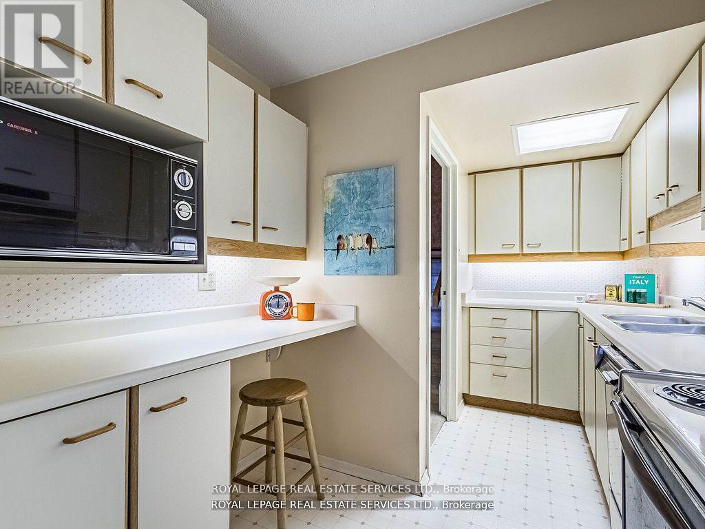 Ph 8 - 284 Mill Road, Toronto, Ontario  M9C 4W6 - Photo 4 - W12415122