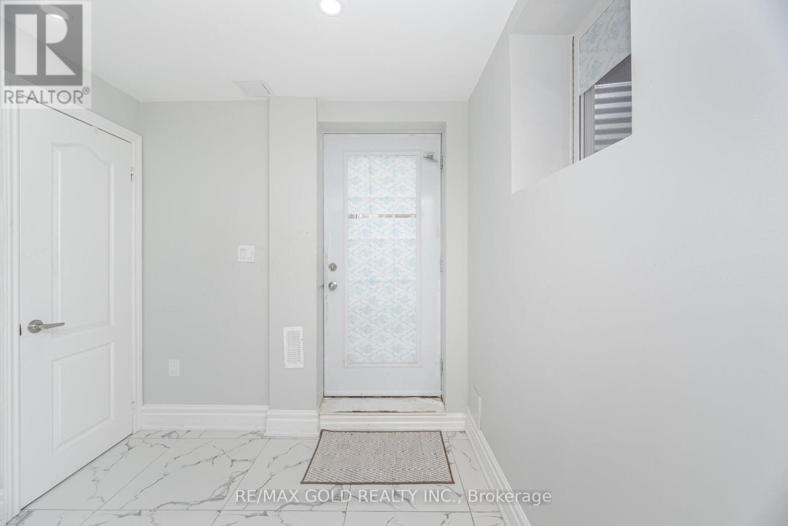 13 Fawson Cove Way W, Brampton, Ontario  L6R 0G7 - Photo 13 - W12415153