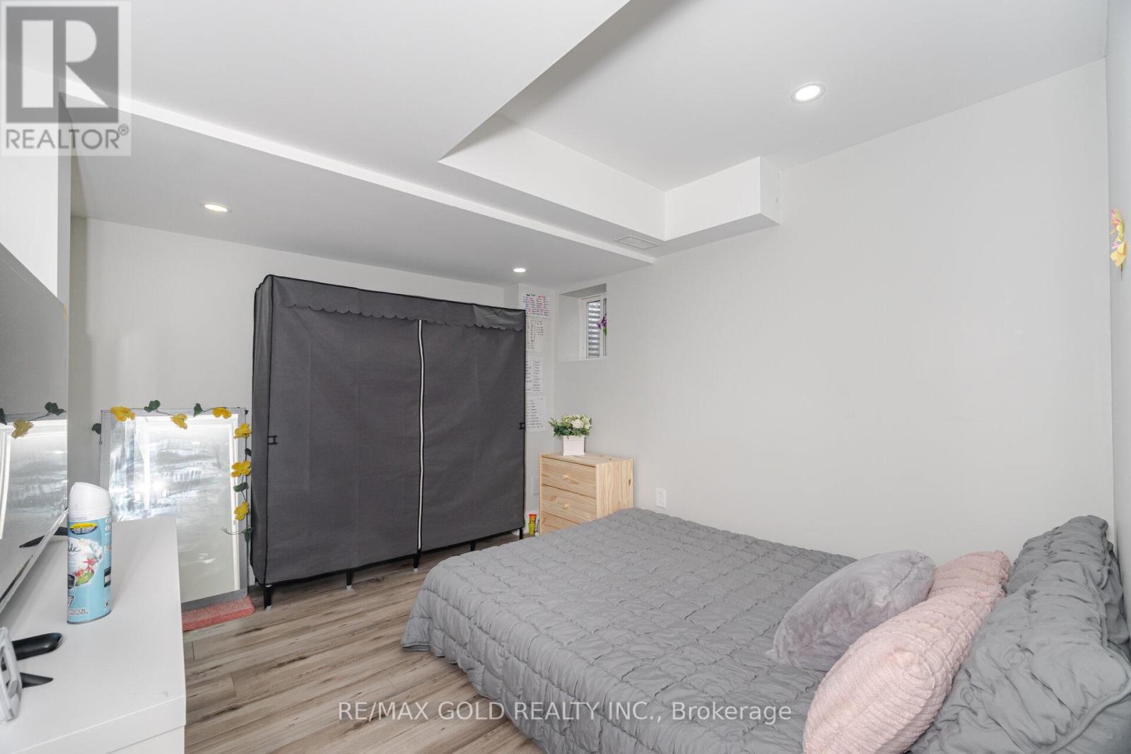 13 Fawson Cove Way W, Brampton, Ontario  L6R 0G7 - Photo 17 - W12415153