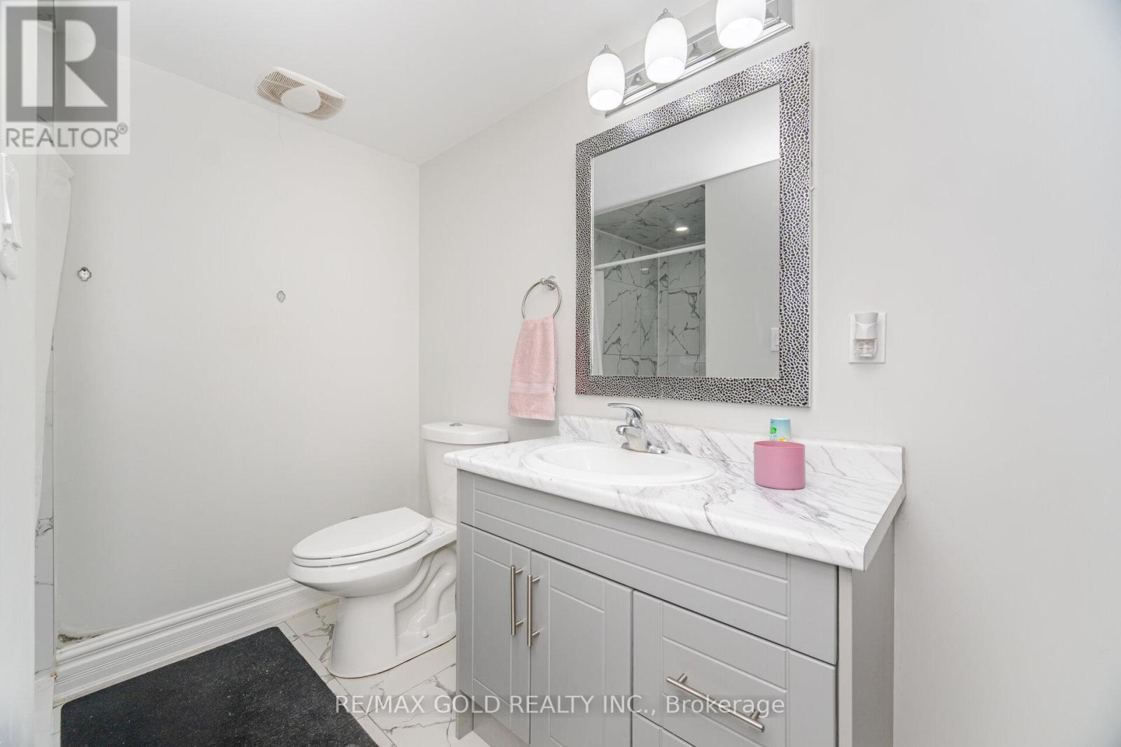 13 Fawson Cove Way W, Brampton, Ontario  L6R 0G7 - Photo 18 - W12415153