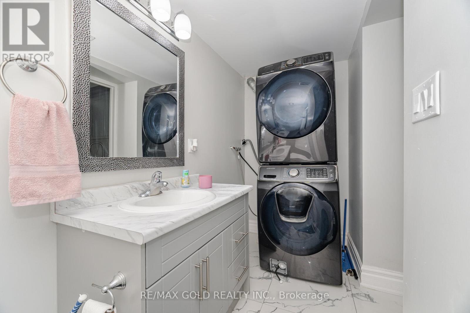 13 Fawson Cove Way W, Brampton, Ontario  L6R 0G7 - Photo 19 - W12415153