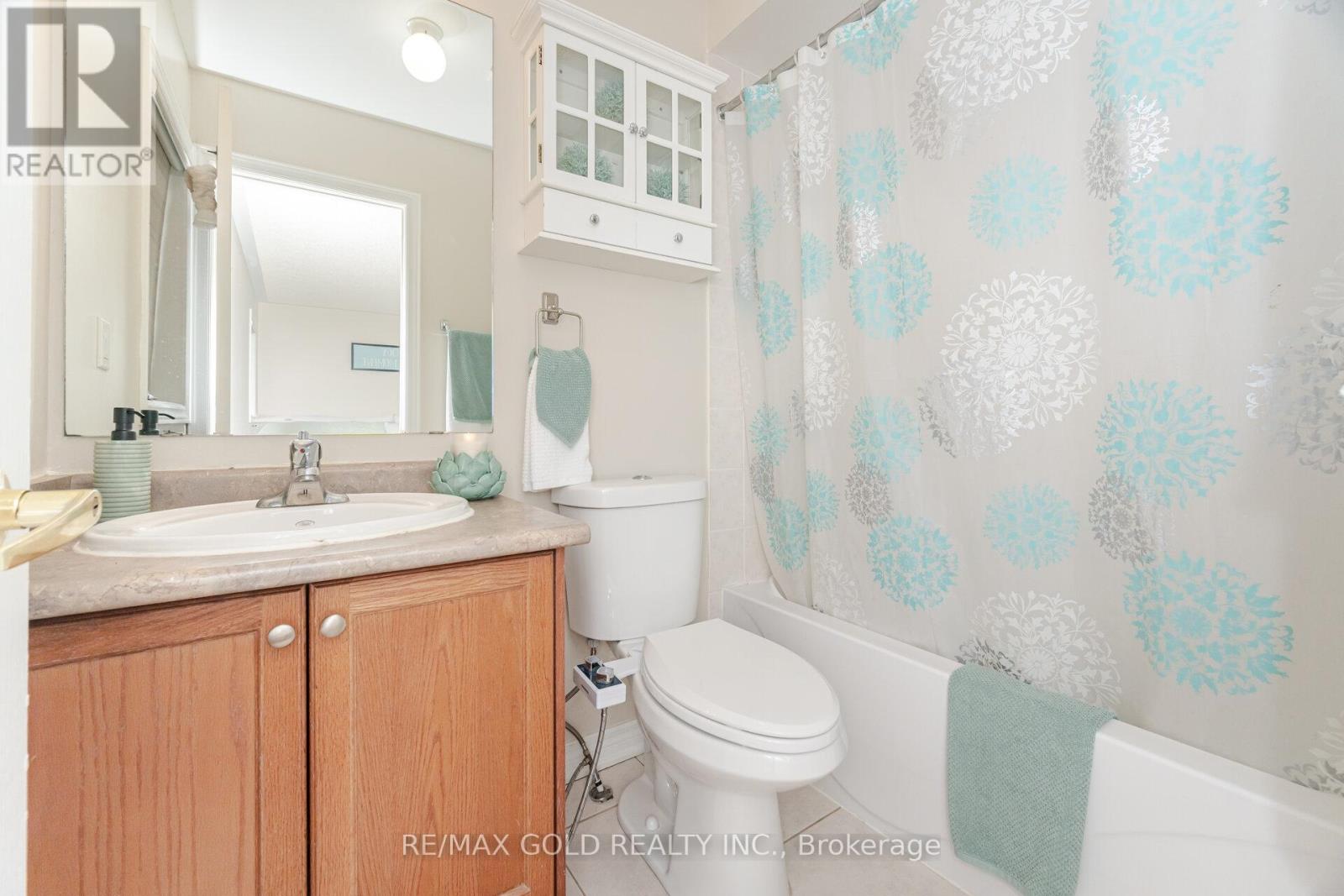 13 Fawson Cove Way W, Brampton, Ontario  L6R 0G7 - Photo 9 - W12415153