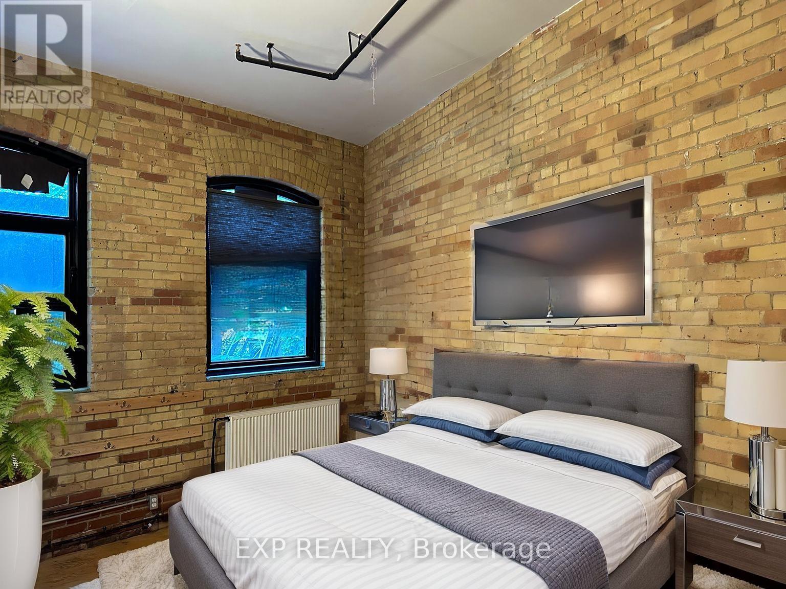 103 - 2480 Dundas Street W, Toronto, Ontario  M6P 1W9 - Photo 7 - W12415163