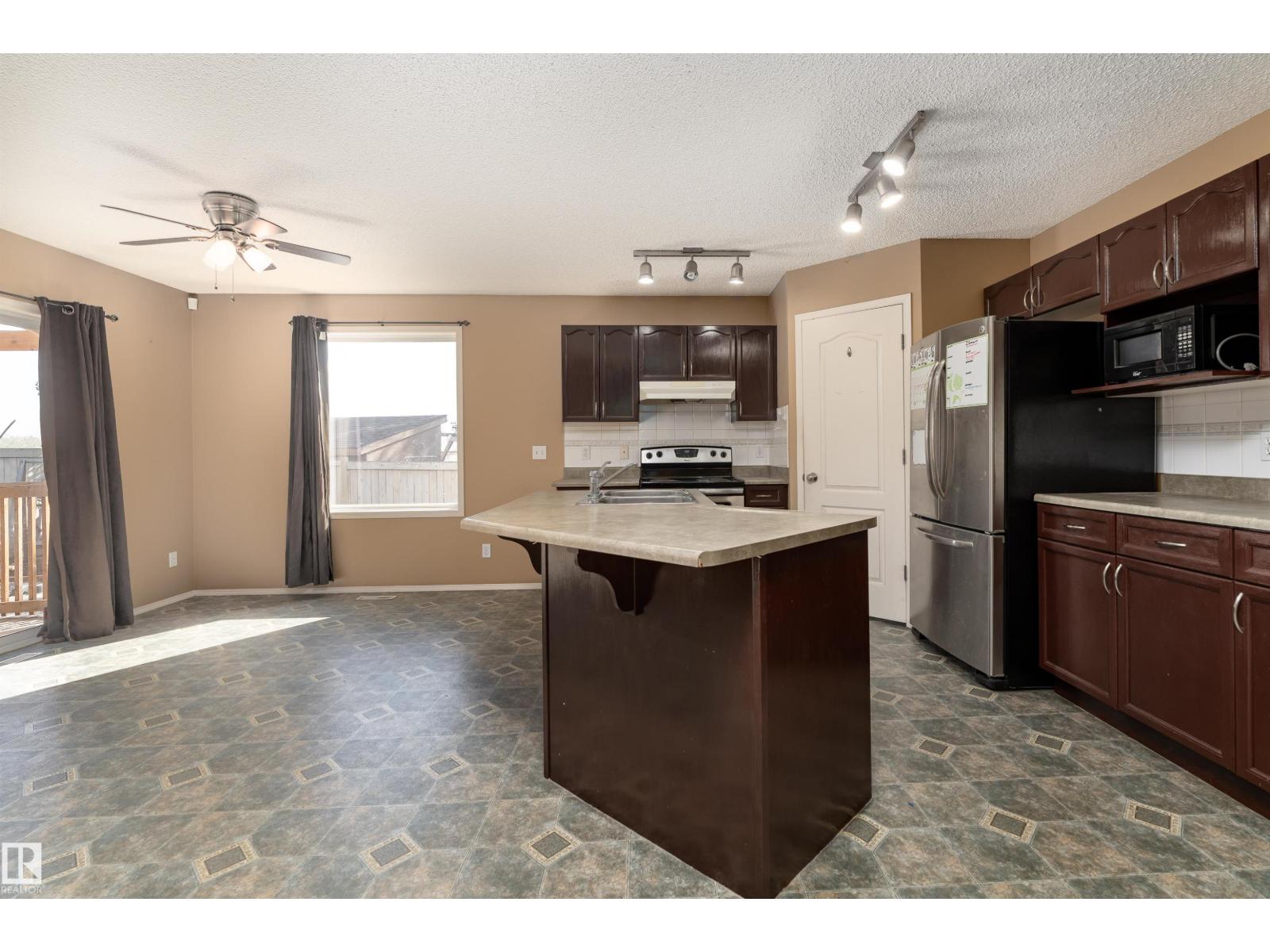 64 Leyland Wy, Spruce Grove, Alberta  T7X 4P2 - Photo 10 - E4458565