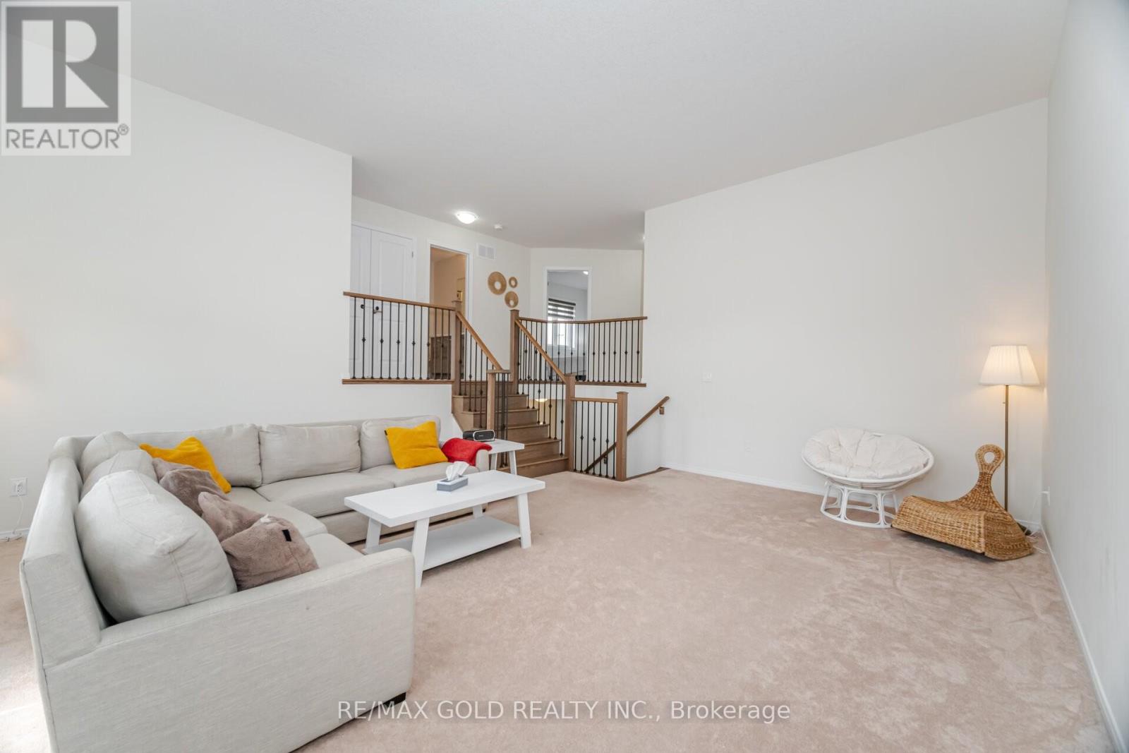3 Sara Drive, Thorold, Ontario  L3B 0G2 - Photo 12 - X12415029