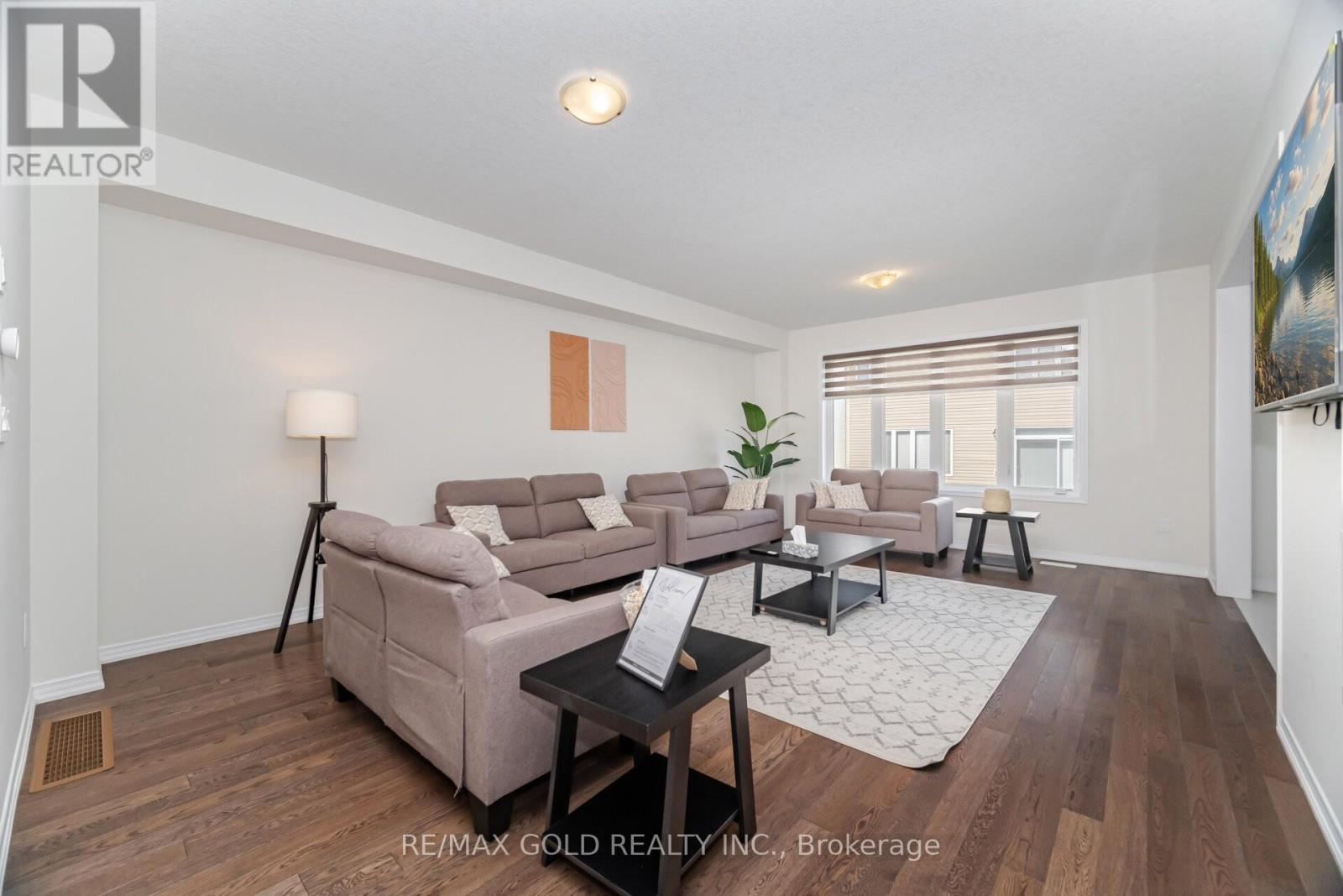 3 Sara Drive, Thorold, Ontario  L3B 0G2 - Photo 5 - X12415029