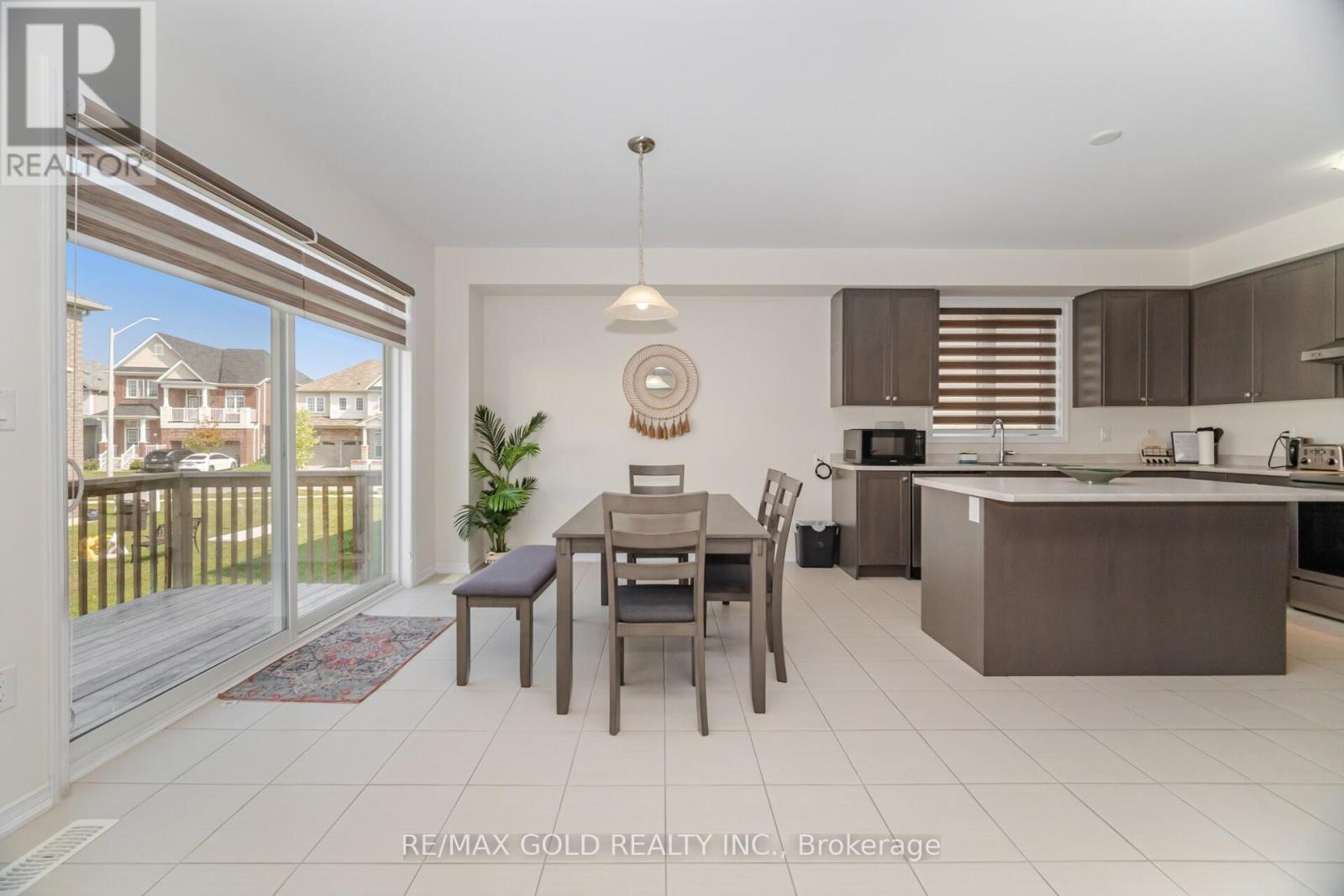 3 Sara Drive, Thorold, Ontario  L3B 0G2 - Photo 7 - X12415029