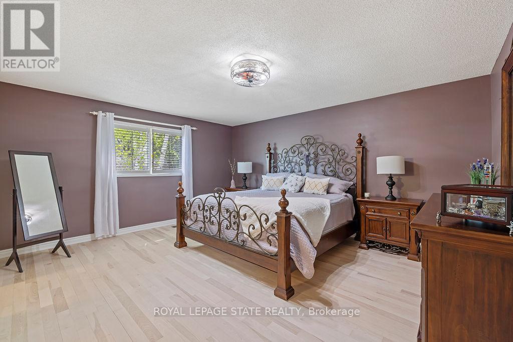 16 Linington Trail, Hamilton, Ontario  L9H 7A3 - Photo 17 - X12415040
