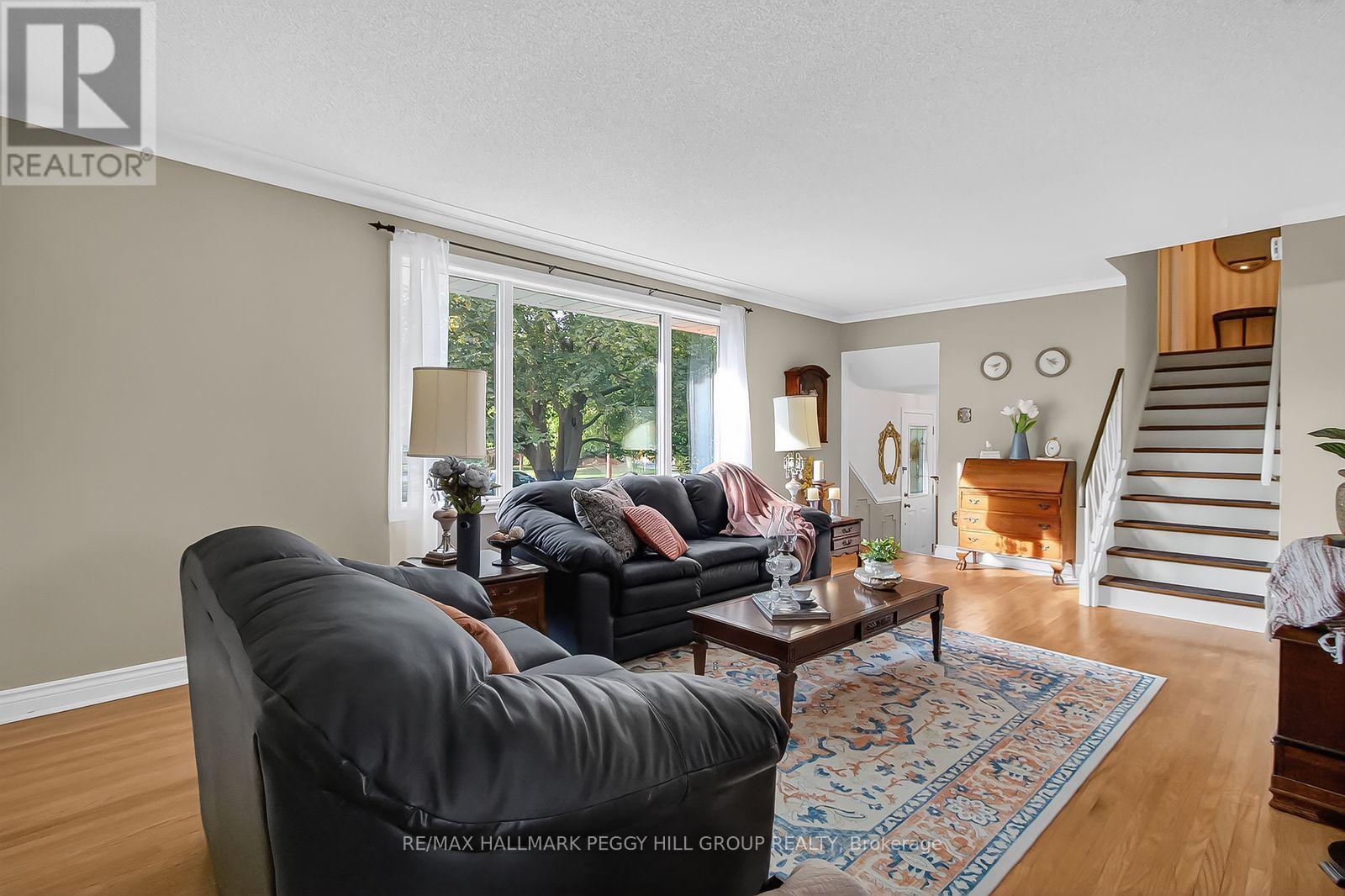 1 Jason Court, London South, Ontario  N6J 2B9 - Photo 3 - X12415116