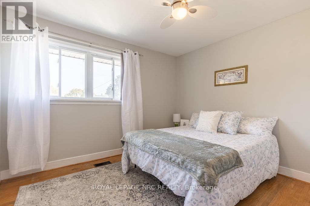 10 Ridgeview Avenue, St. Catharines, Ontario  L2M 6B3 - Photo 15 - X12415128