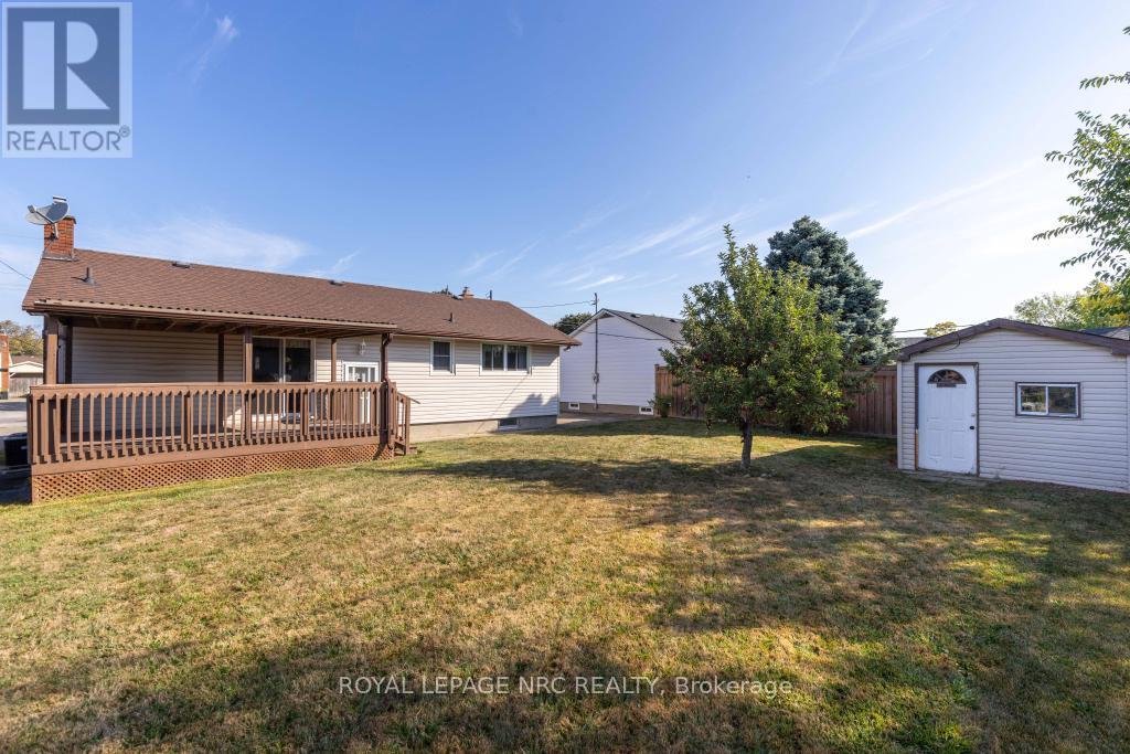 10 Ridgeview Avenue, St. Catharines, Ontario  L2M 6B3 - Photo 24 - X12415128