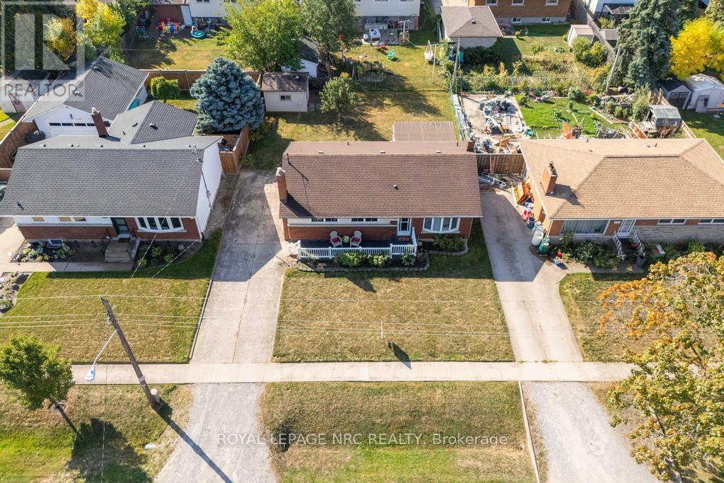 10 Ridgeview Avenue, St. Catharines, Ontario  L2M 6B3 - Photo 27 - X12415128