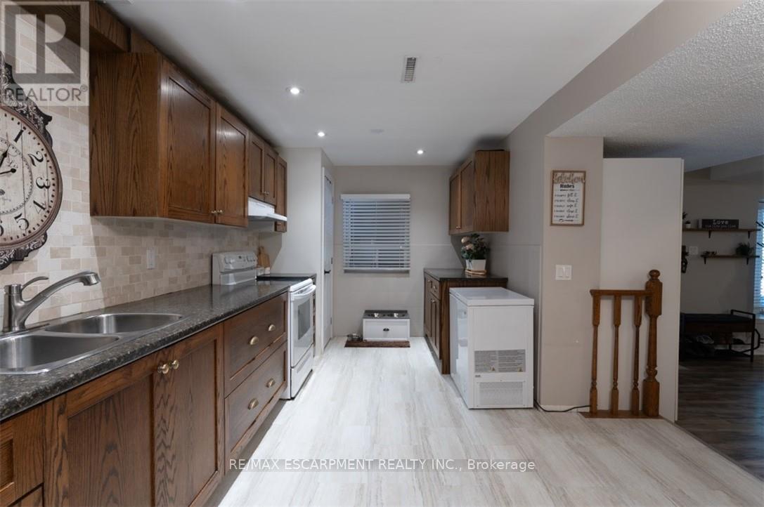 196 Dundas Street E, Hamilton, Ontario  L0R 2H0 - Photo 38 - X12415136