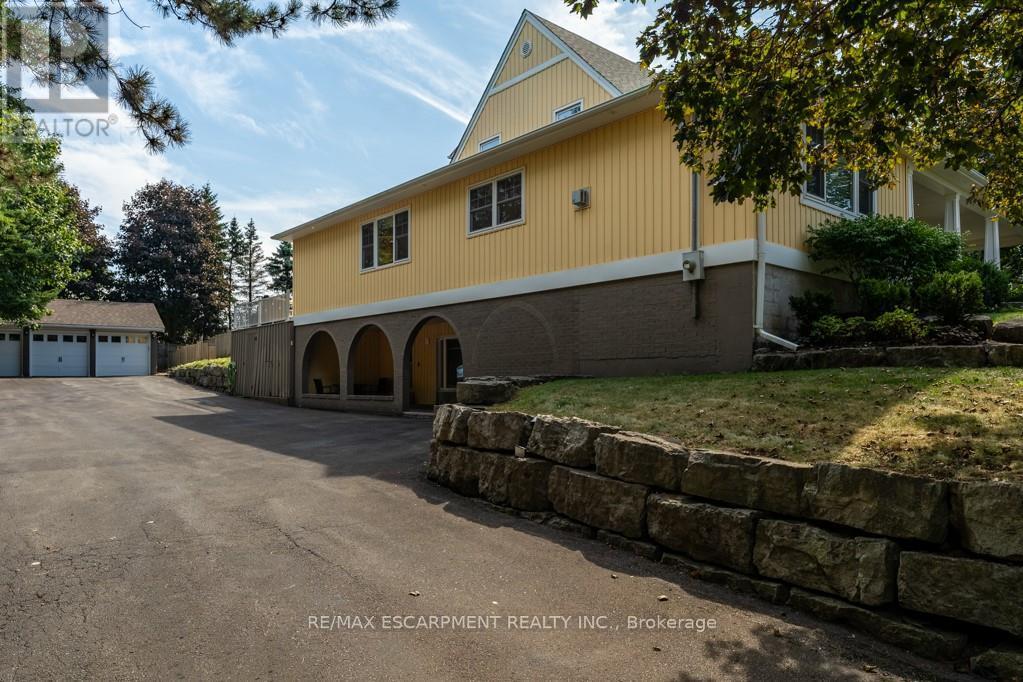 196 Dundas Street E, Hamilton, Ontario  L0R 2H0 - Photo 5 - X12415136
