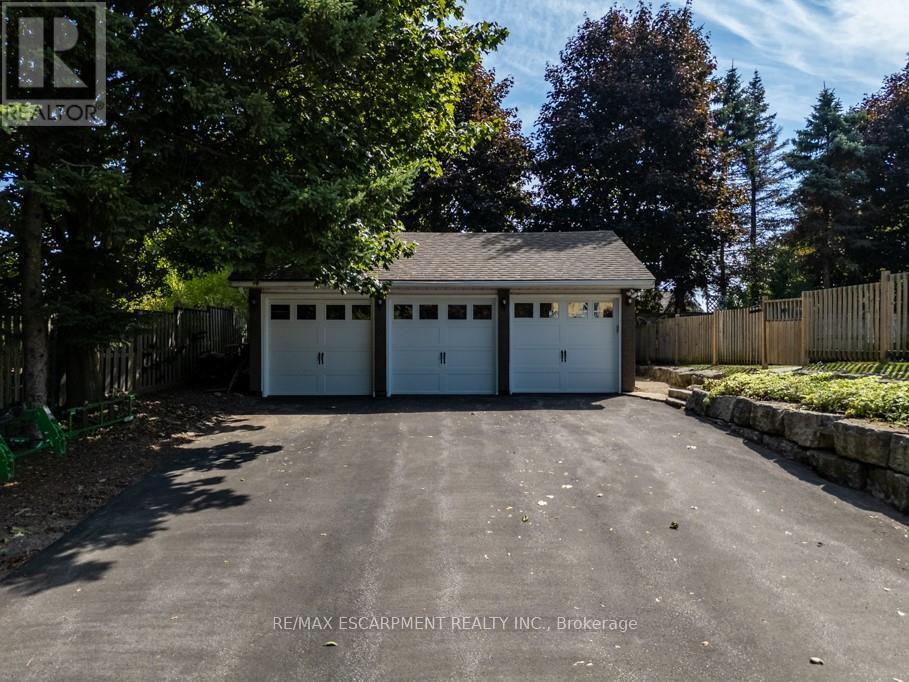 196 Dundas Street E, Hamilton, Ontario  L0R 2H0 - Photo 6 - X12415136