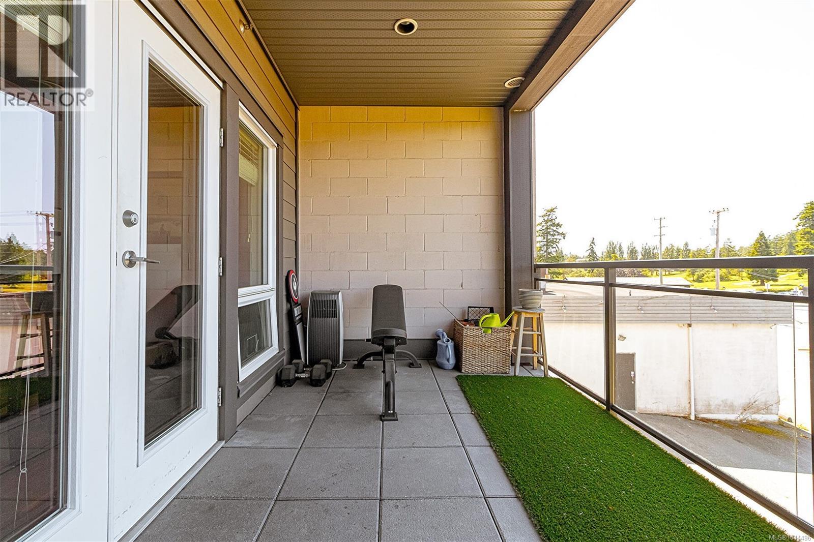 201 1008 Tillicum Rd, Esquimalt, British Columbia V9A 1Z8 - Photo 17 - 1014496