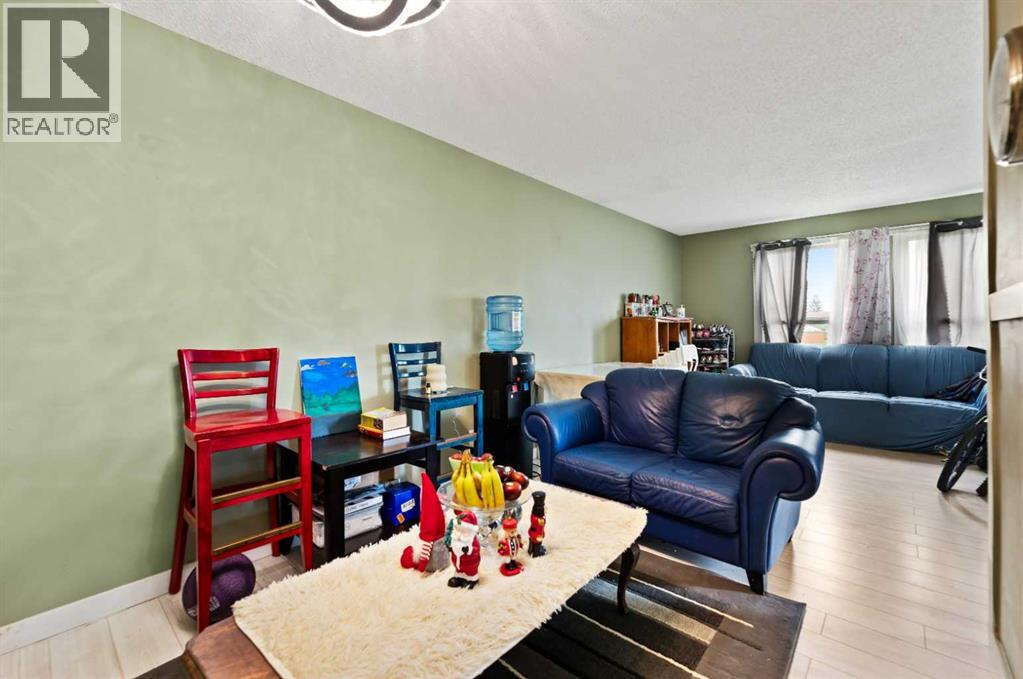 143 Falton Drive Ne, Calgary, Alberta  T3J 1W7 - Photo 2 - A2242592