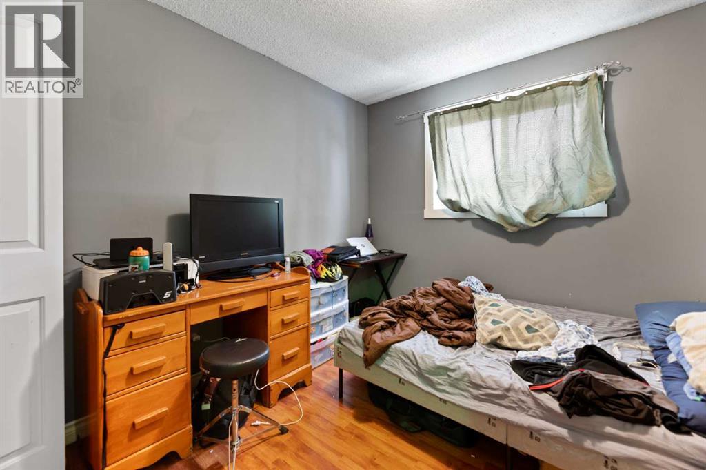 143 Falton Drive Ne, Calgary, Alberta  T3J 1W7 - Photo 8 - A2242592