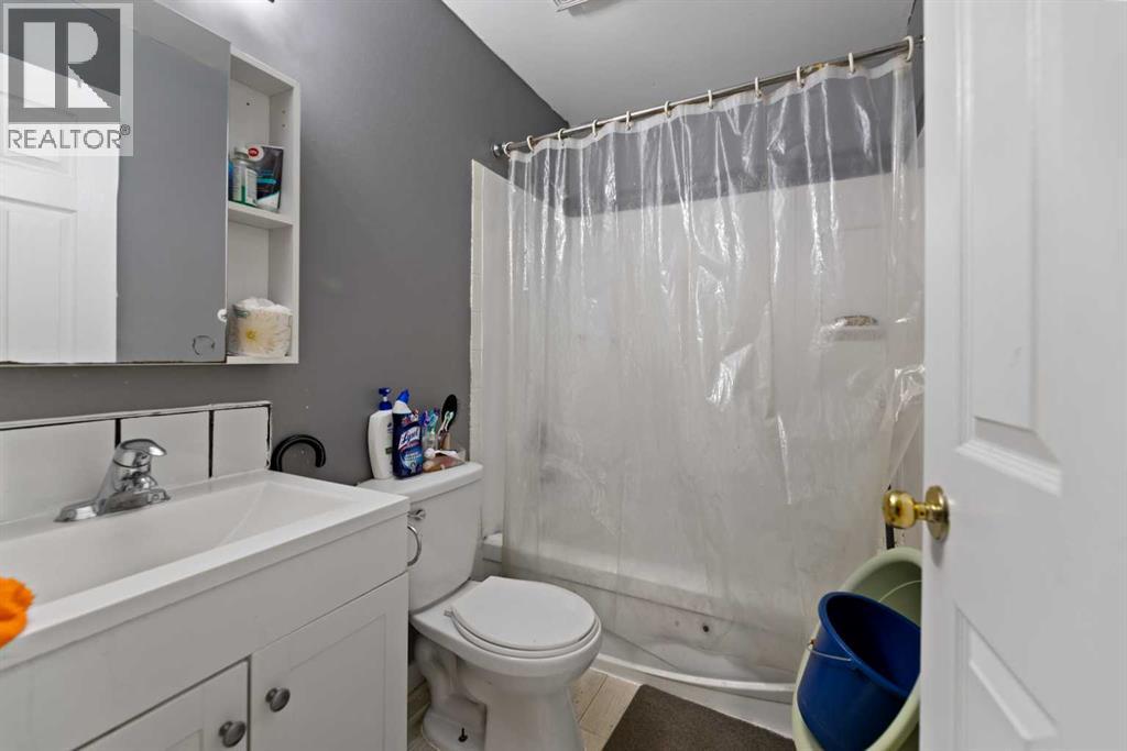 143 Falton Drive Ne, Calgary, Alberta  T3J 1W7 - Photo 9 - A2242592