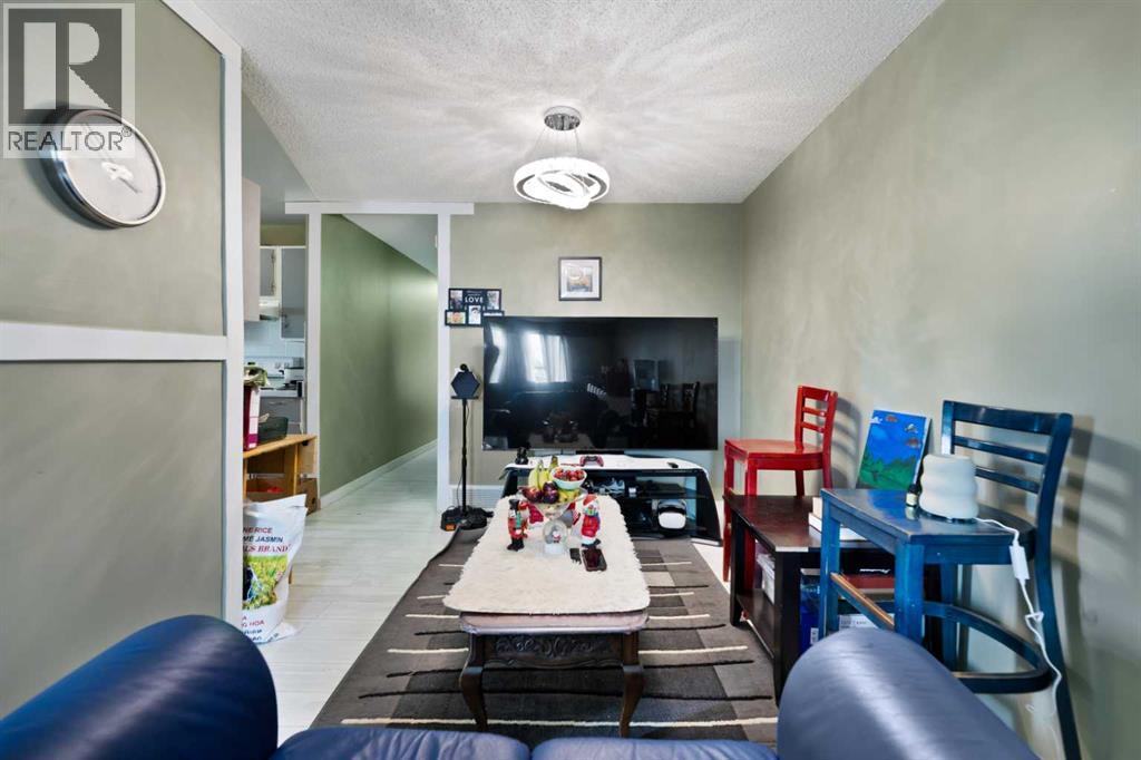 143 Falton Drive Ne, Calgary, Alberta  T3J 1W7 - Photo 3 - A2242592