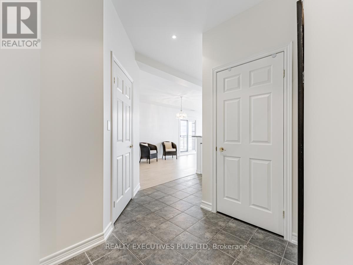 709 - 1 Leaside Park Drive, Toronto, Ontario  M4H 1R1 - Photo 10 - C12415184