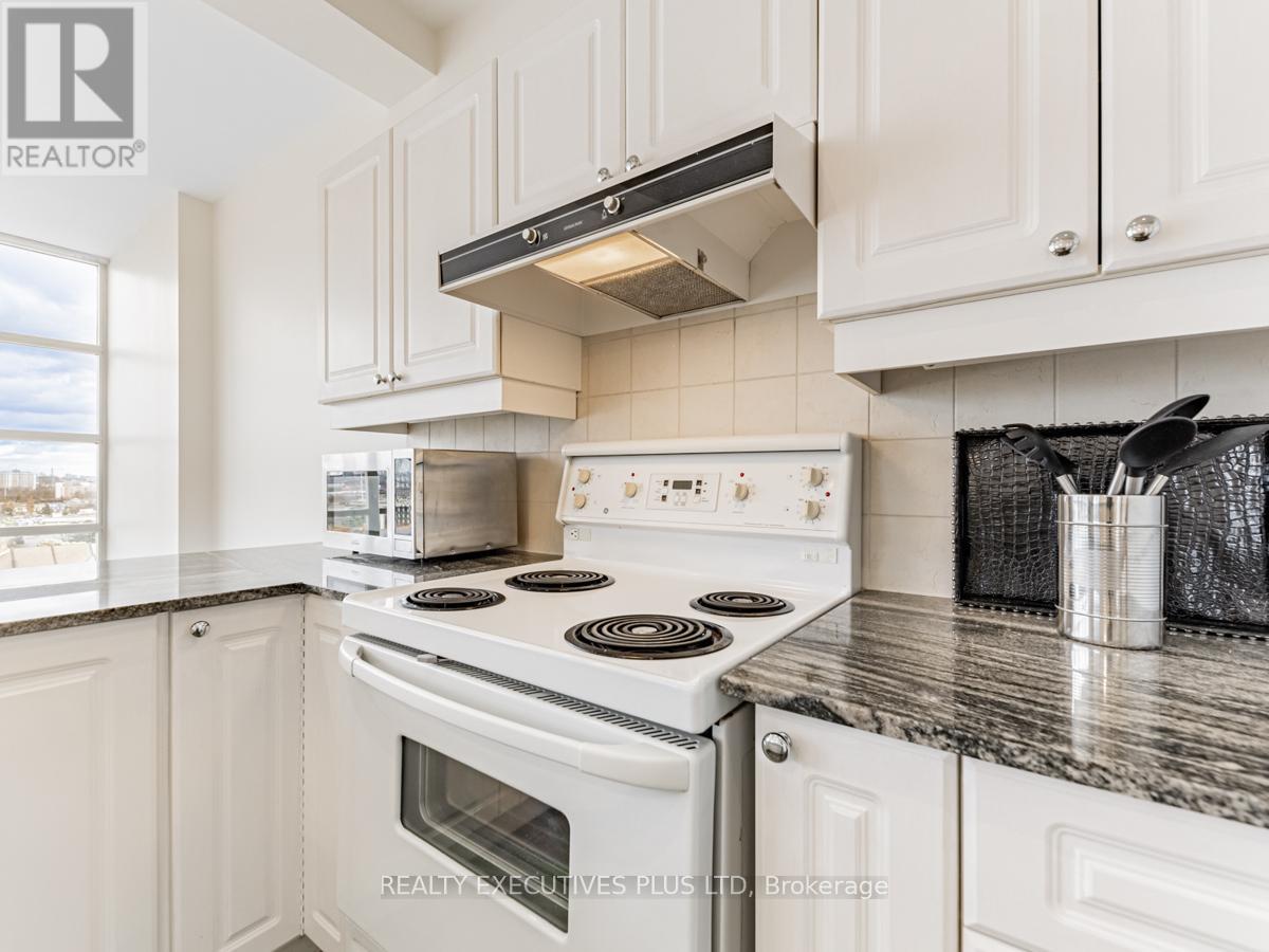 709 - 1 Leaside Park Drive, Toronto, Ontario  M4H 1R1 - Photo 13 - C12415184