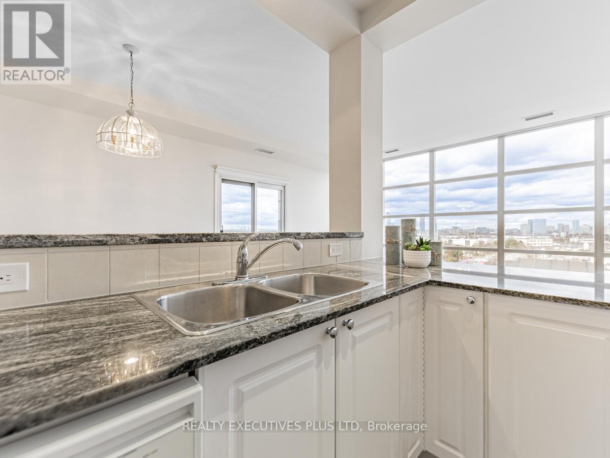 709 - 1 Leaside Park Drive, Toronto, Ontario  M4H 1R1 - Photo 14 - C12415184