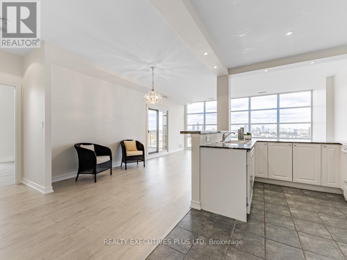 709 - 1 Leaside Park Drive, Toronto, Ontario  M4H 1R1 - Photo 15 - C12415184