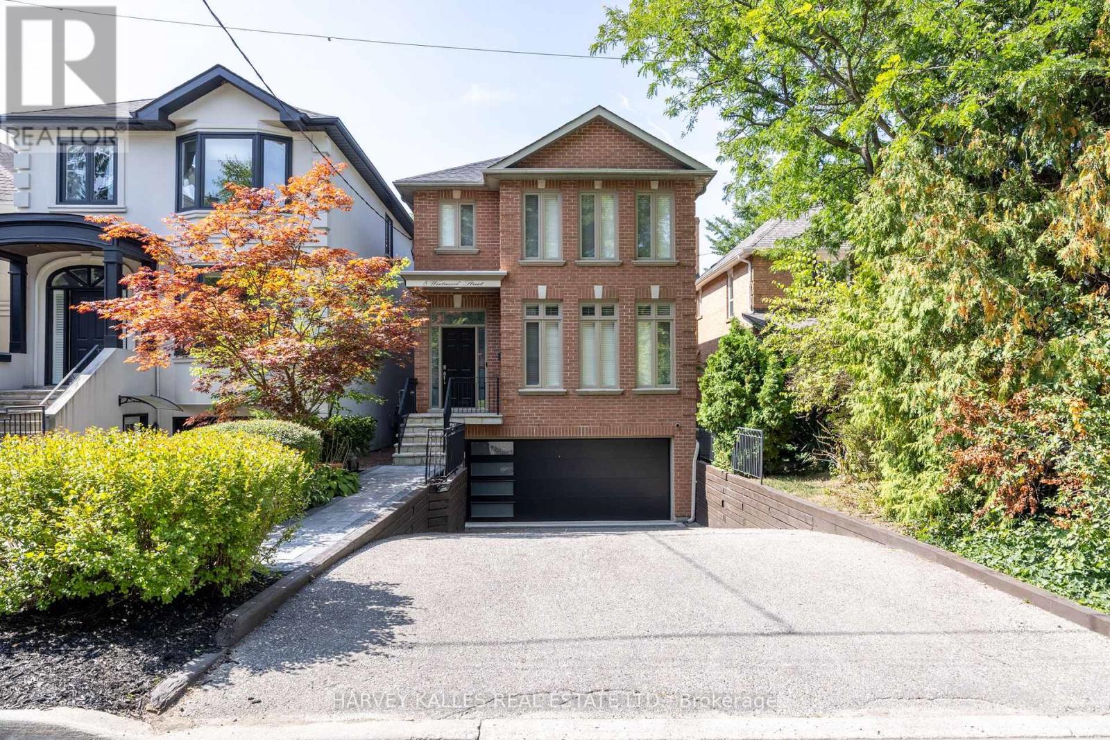8 WEETWOOD STREET, Toronto, Ontario