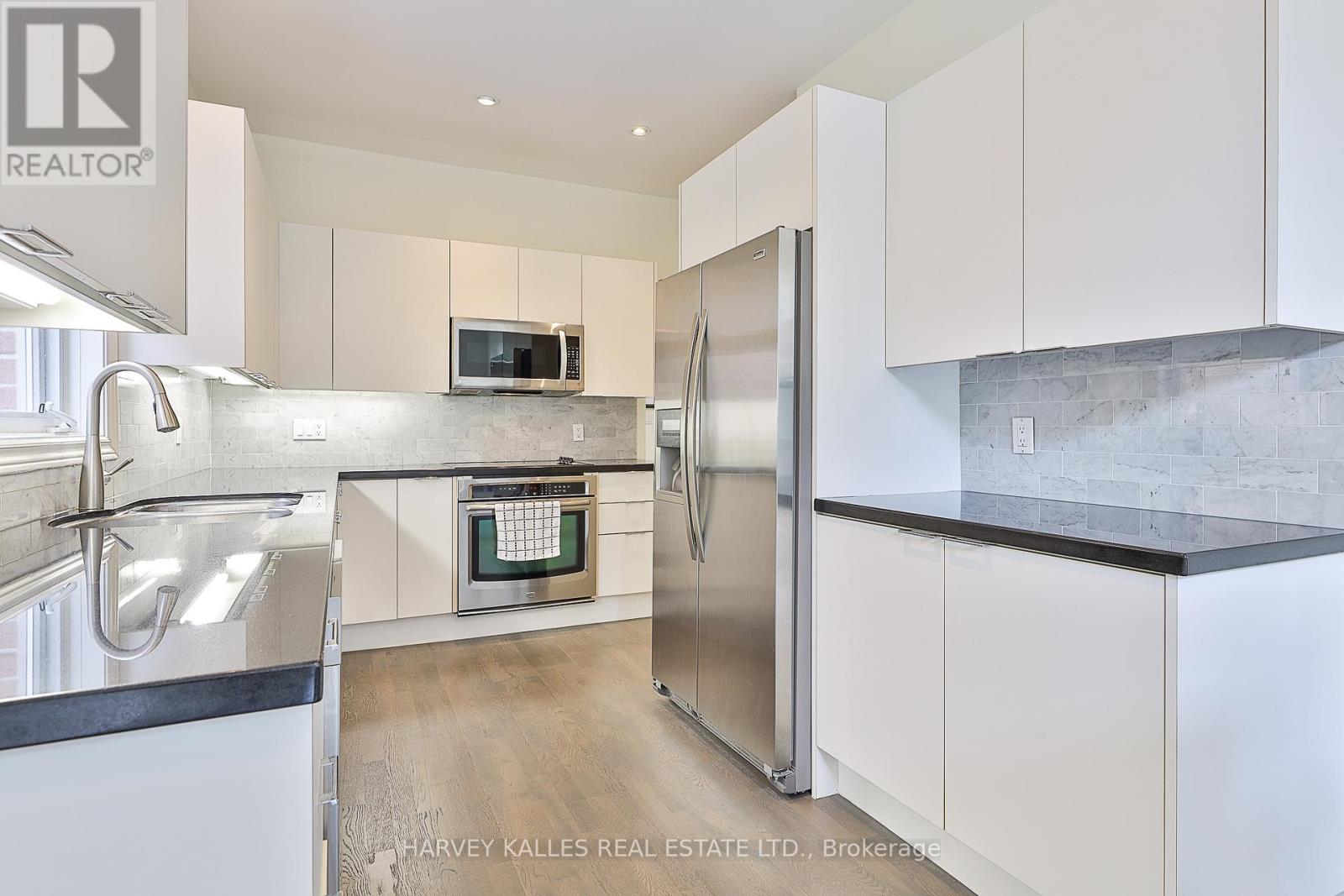 8 Weetwood Street, Toronto, Ontario  M5M 4C8 - Photo 11 - C12415216