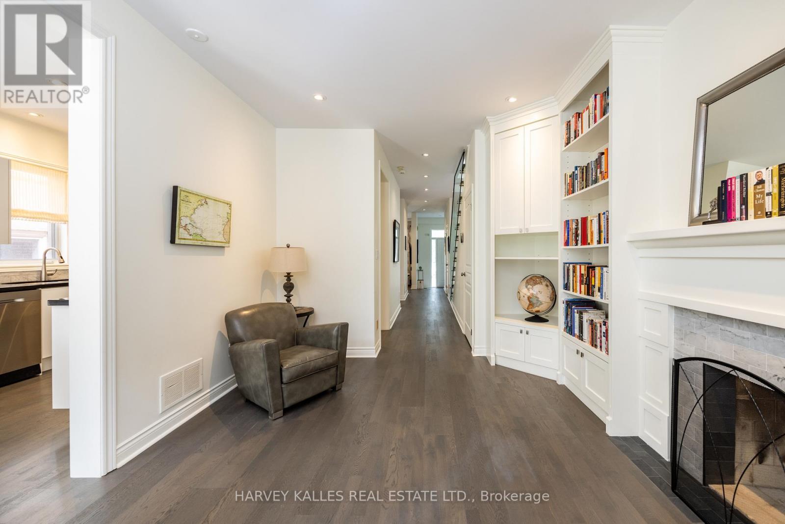 8 Weetwood Street, Toronto, Ontario  M5M 4C8 - Photo 18 - C12415216