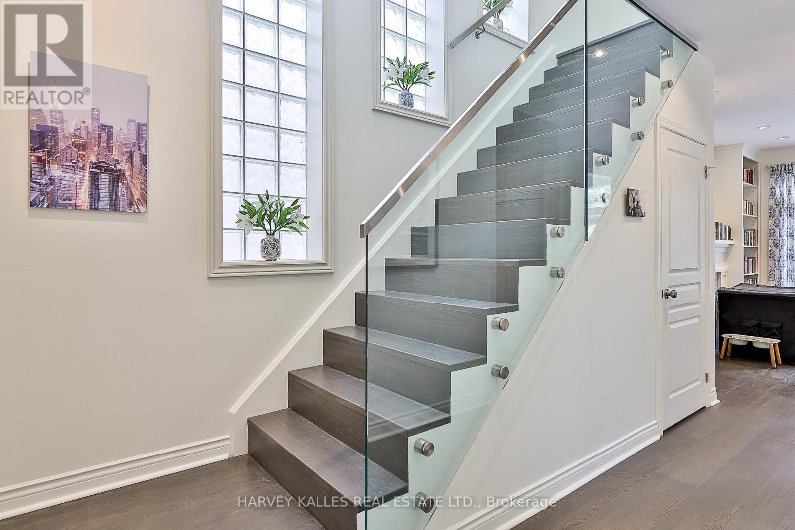 8 Weetwood Street, Toronto, Ontario  M5M 4C8 - Photo 19 - C12415216