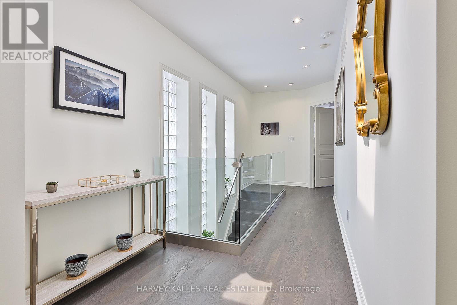 8 Weetwood Street, Toronto, Ontario  M5M 4C8 - Photo 21 - C12415216
