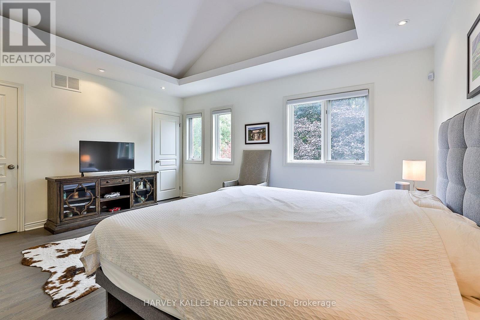 8 Weetwood Street, Toronto, Ontario  M5M 4C8 - Photo 23 - C12415216