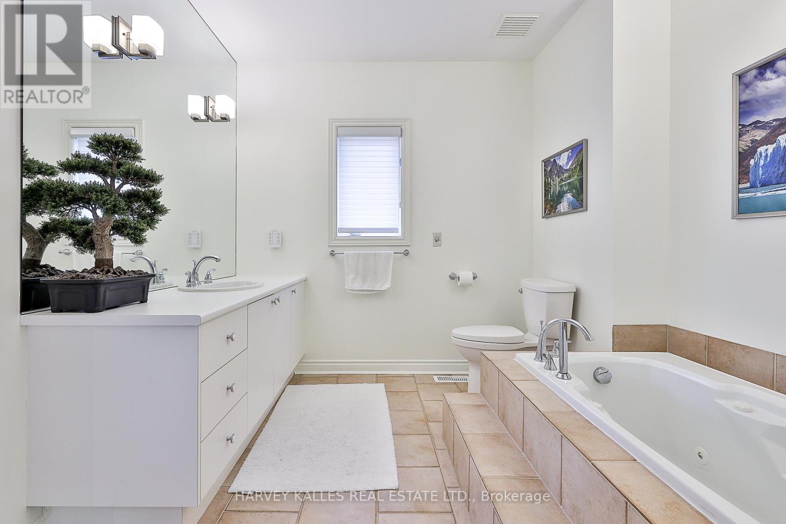 8 Weetwood Street, Toronto, Ontario  M5M 4C8 - Photo 24 - C12415216