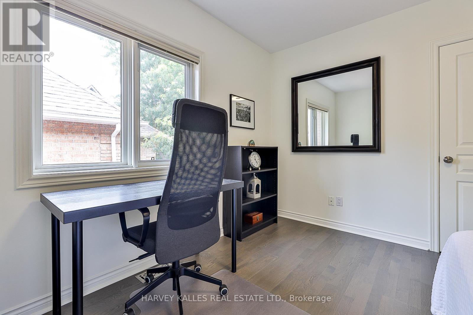 8 Weetwood Street, Toronto, Ontario  M5M 4C8 - Photo 27 - C12415216