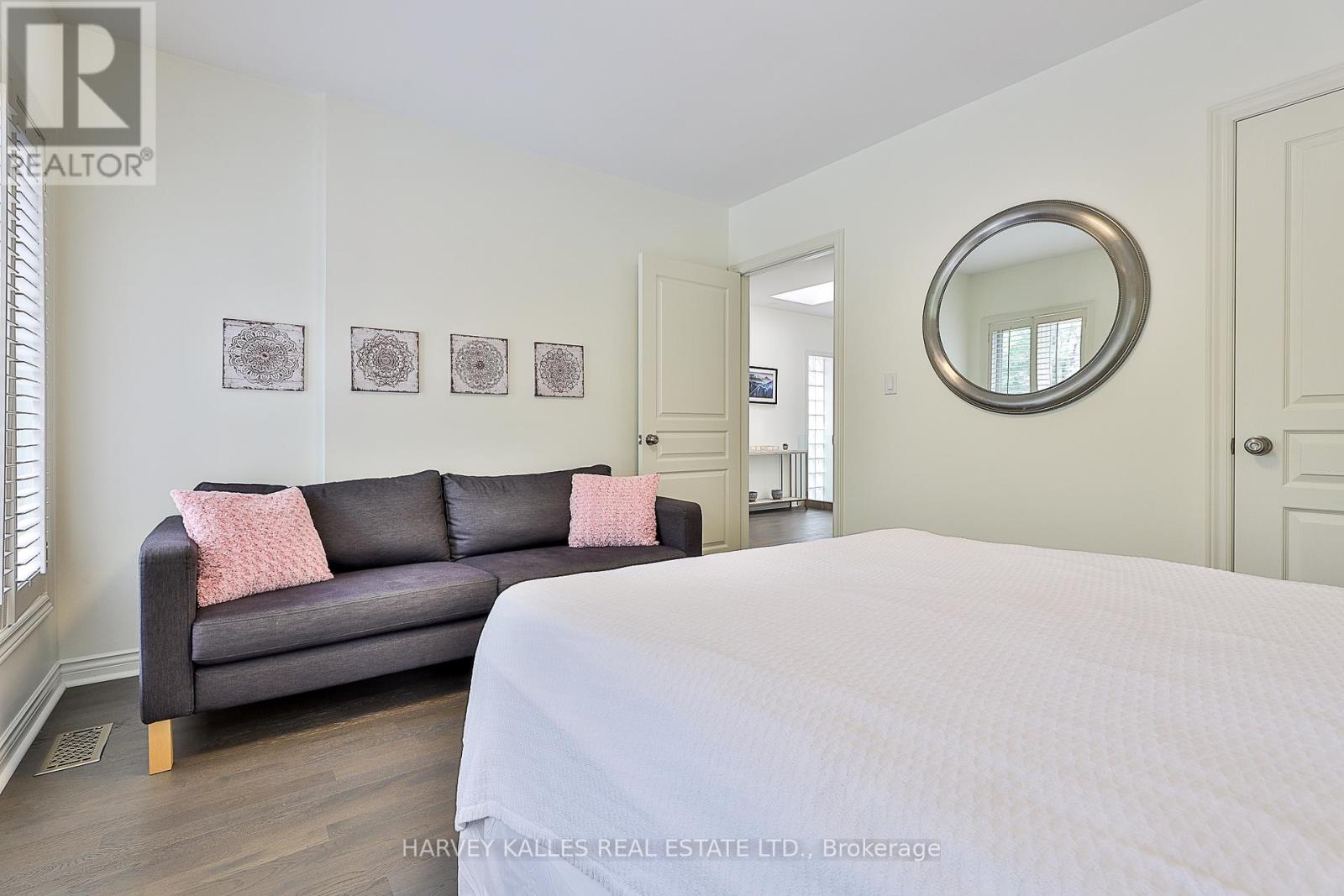 8 Weetwood Street, Toronto, Ontario  M5M 4C8 - Photo 29 - C12415216