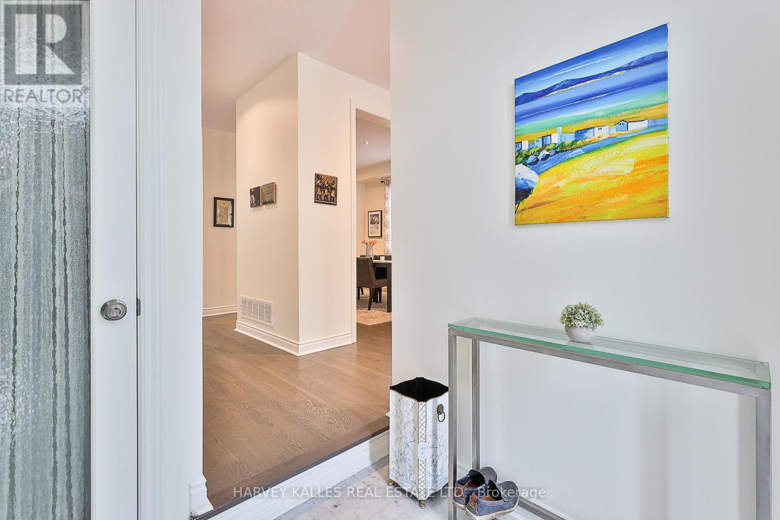 8 Weetwood Street, Toronto, Ontario  M5M 4C8 - Photo 3 - C12415216