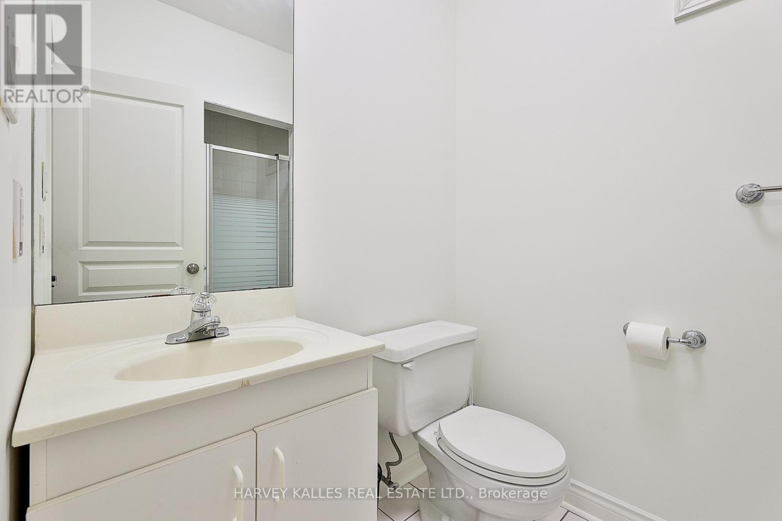 8 Weetwood Street, Toronto, Ontario  M5M 4C8 - Photo 34 - C12415216