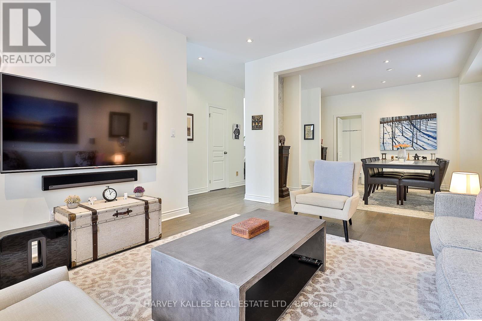 8 Weetwood Street, Toronto, Ontario  M5M 4C8 - Photo 7 - C12415216