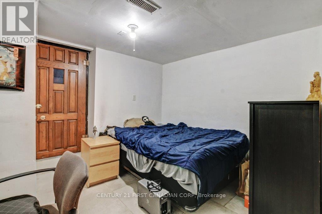 776 Quebec Street, London East, Ontario  N5Y 1X4 - Photo 15 - X12415266