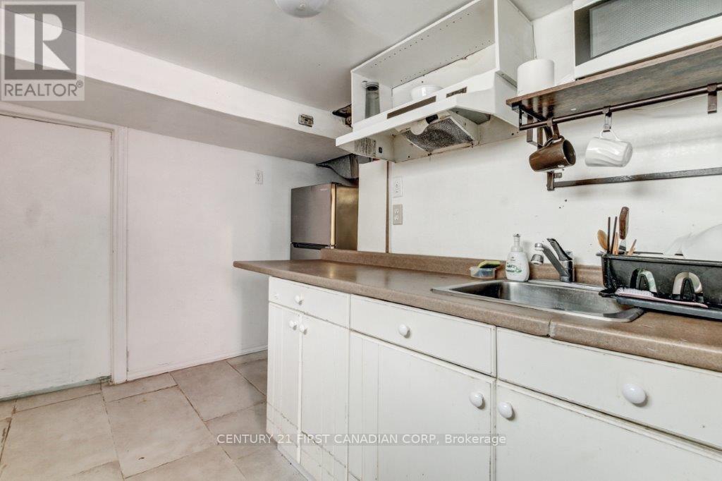 776 Quebec Street, London East, Ontario  N5Y 1X4 - Photo 17 - X12415266