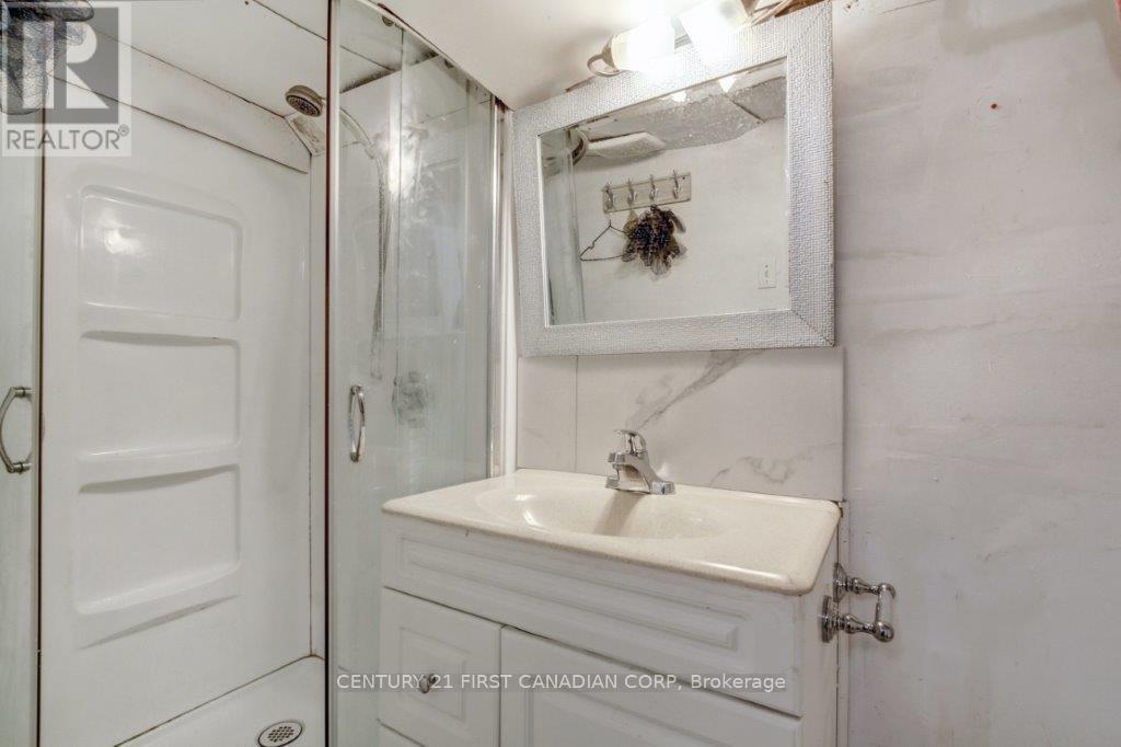 776 Quebec Street, London East, Ontario  N5Y 1X4 - Photo 18 - X12415266
