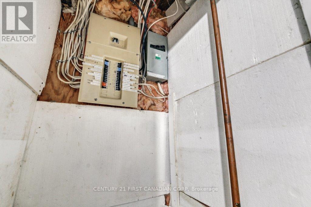776 Quebec Street, London East, Ontario  N5Y 1X4 - Photo 21 - X12415266