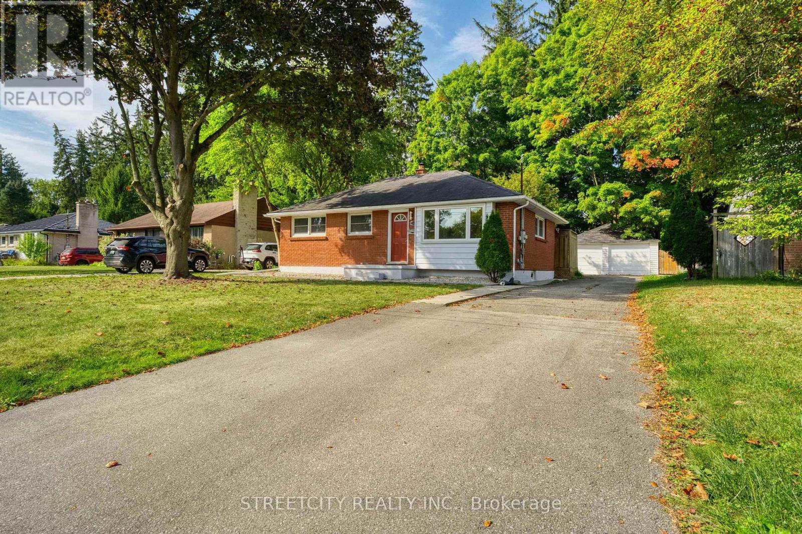 167 Trowbridge Avenue, London South, Ontario  N6J 3M2 - Photo 2 - X12415372