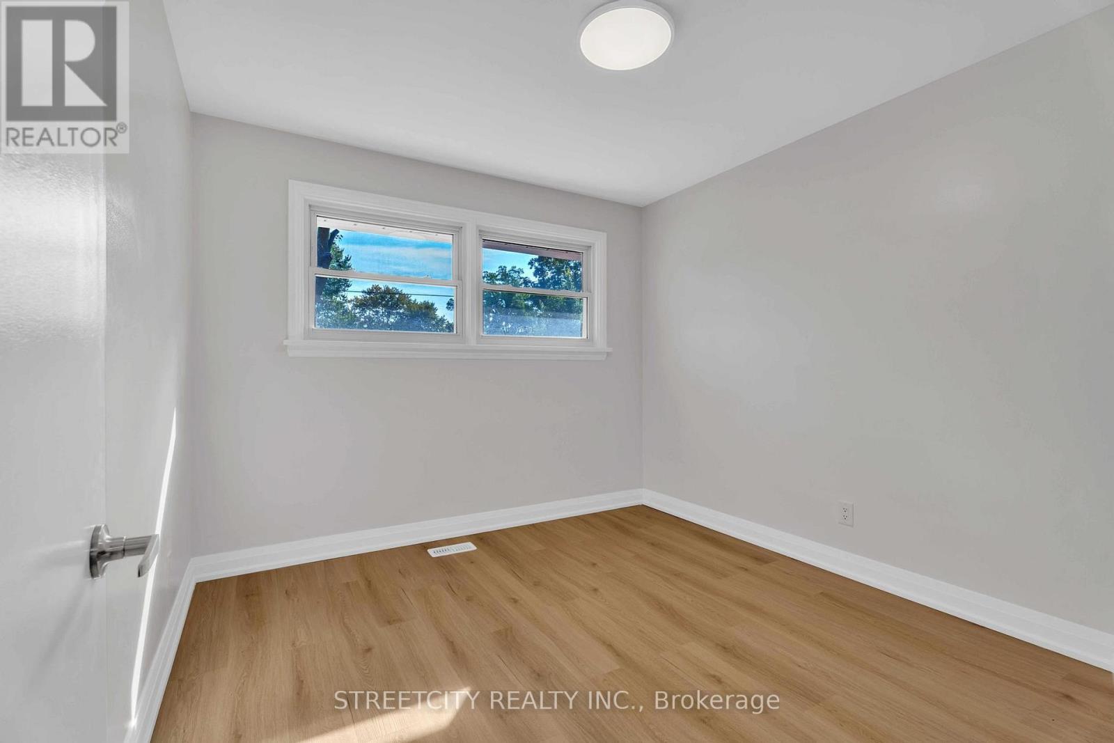 167 Trowbridge Avenue, London South, Ontario  N6J 3M2 - Photo 23 - X12415372