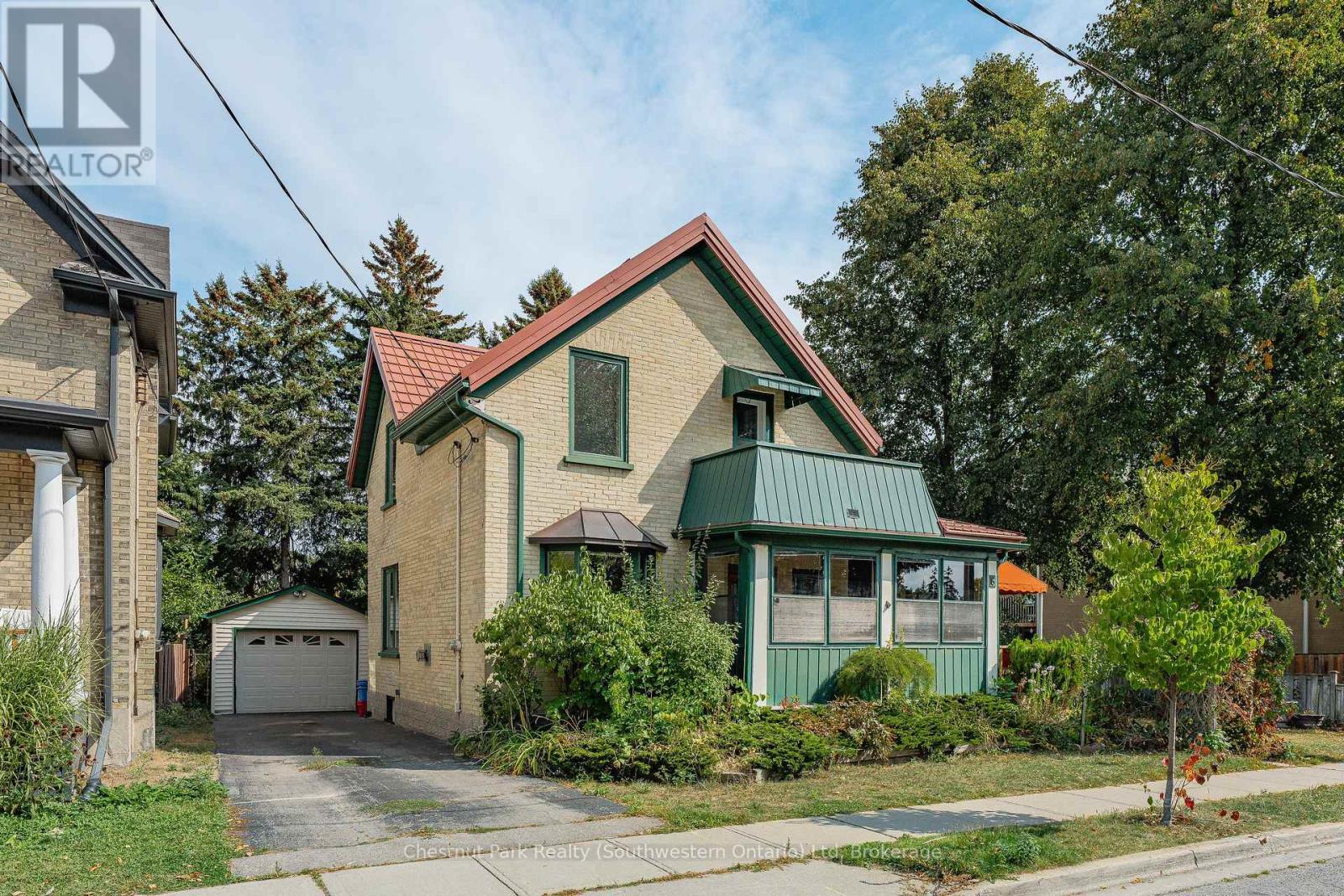 6 THERESA STREET, Kitchener, Ontario