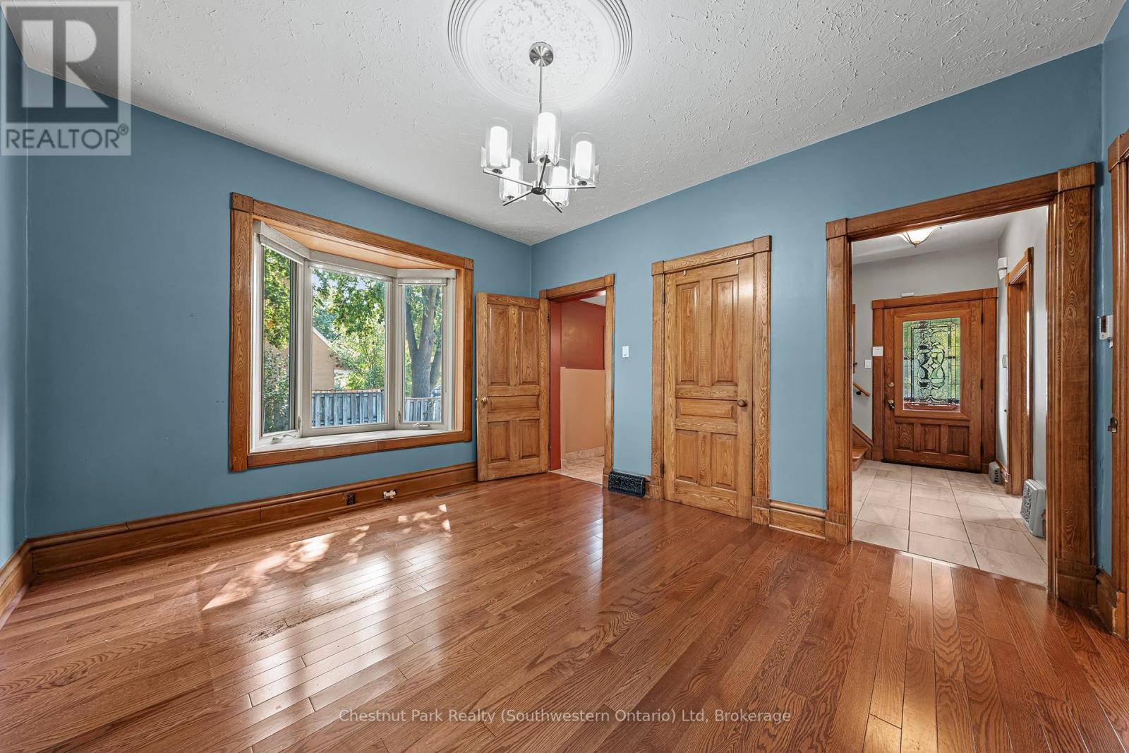 6 Theresa Street, Kitchener, Ontario  N2G 1M1 - Photo 10 - X12415278